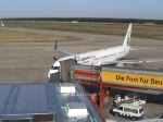 Pushback und Anlassen der Triebwerke der SunExpress B 757-2Q8(WL) 
TC-SNC am 30.08.2009 auf dem Flughafen Berlin-Tegel