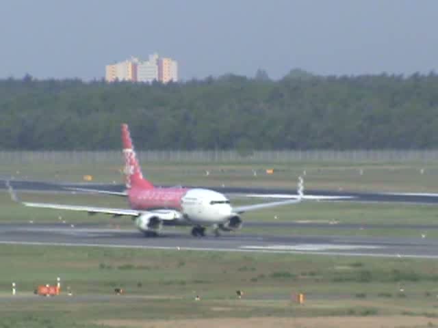 Transavia B 737-7K2 PH-XRA beim Start in Berlin-Tegel am 30.04.2009