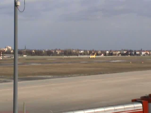 Tuifly B 737-8K5 D-AHFH beim Start in Berlin-Tegel am 27.02.2010