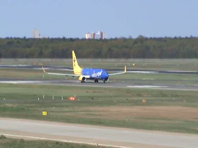 Tuifly B 737-8K5 D-AHFY  Krnten  beim Start in Berlin-Tegel am 19.04.2009