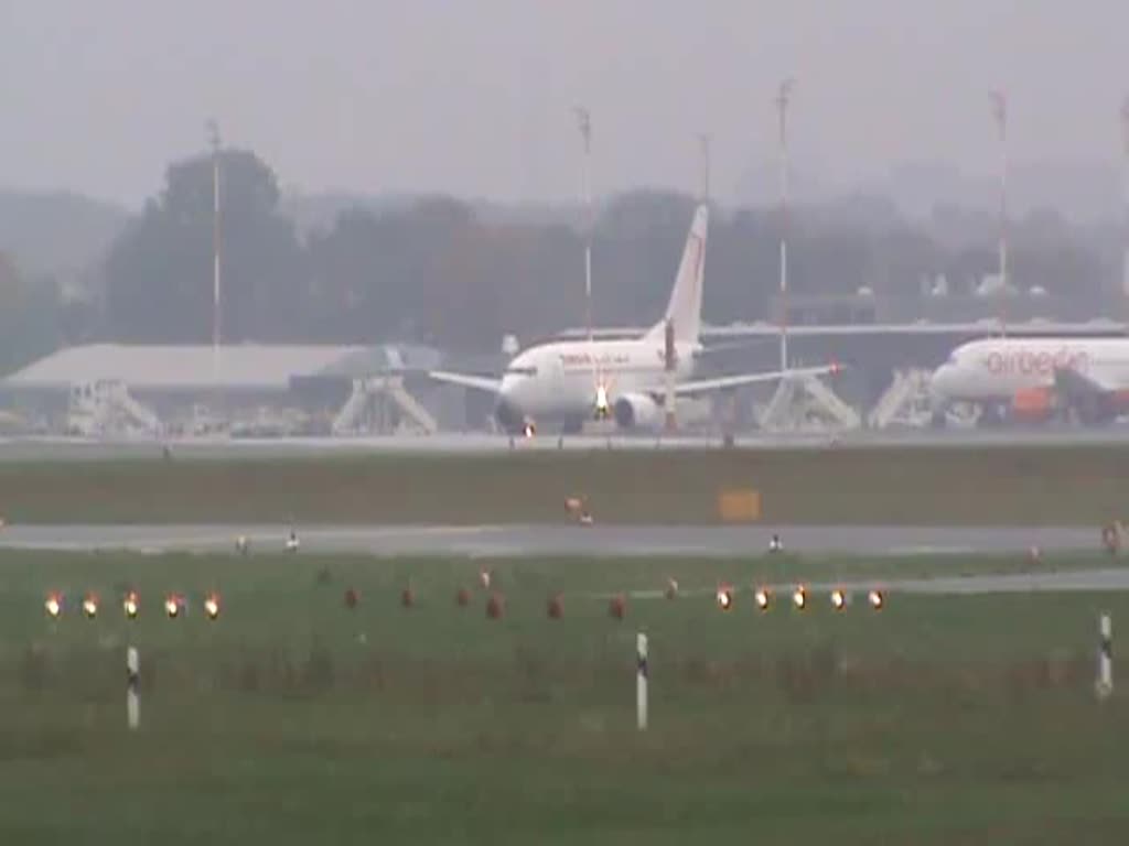 Tunisair B 737-6H3 TS-IOP beim Start in Berlin-Tegel am 26.10.2014