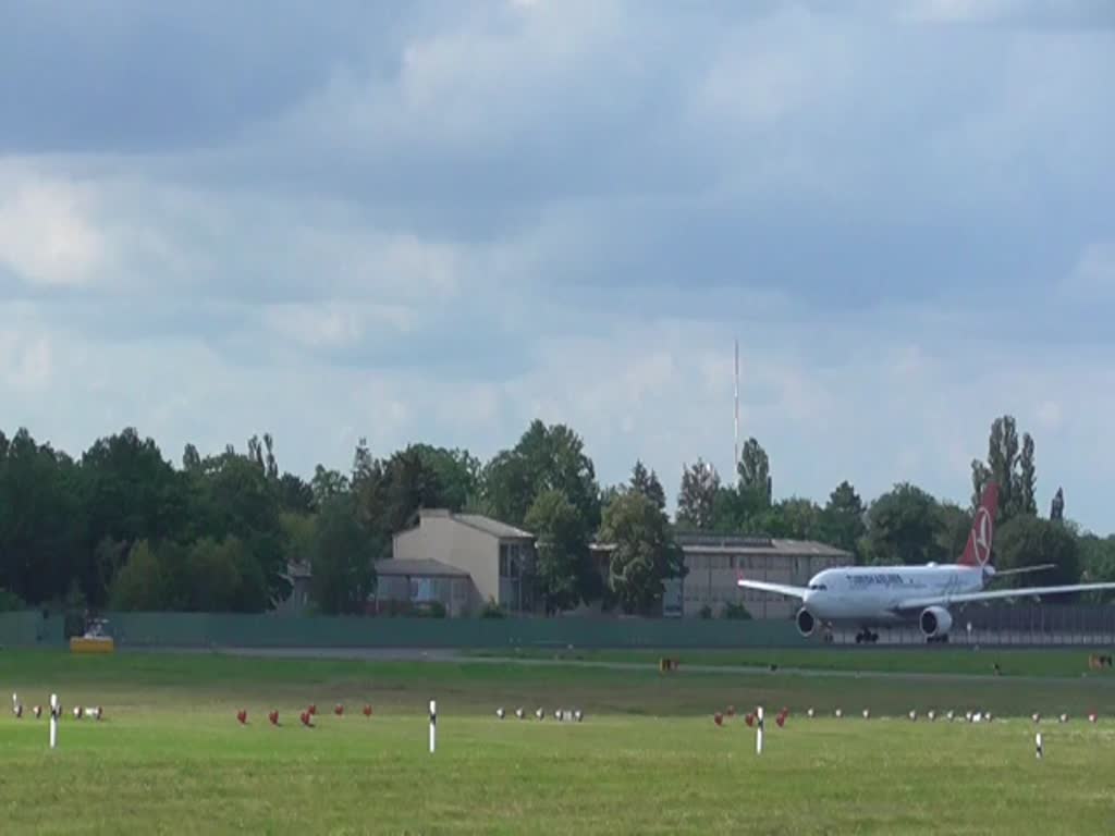 Turkish Airlines, Airbus A 330-203, TC-JND, TXL, 10.08.2019