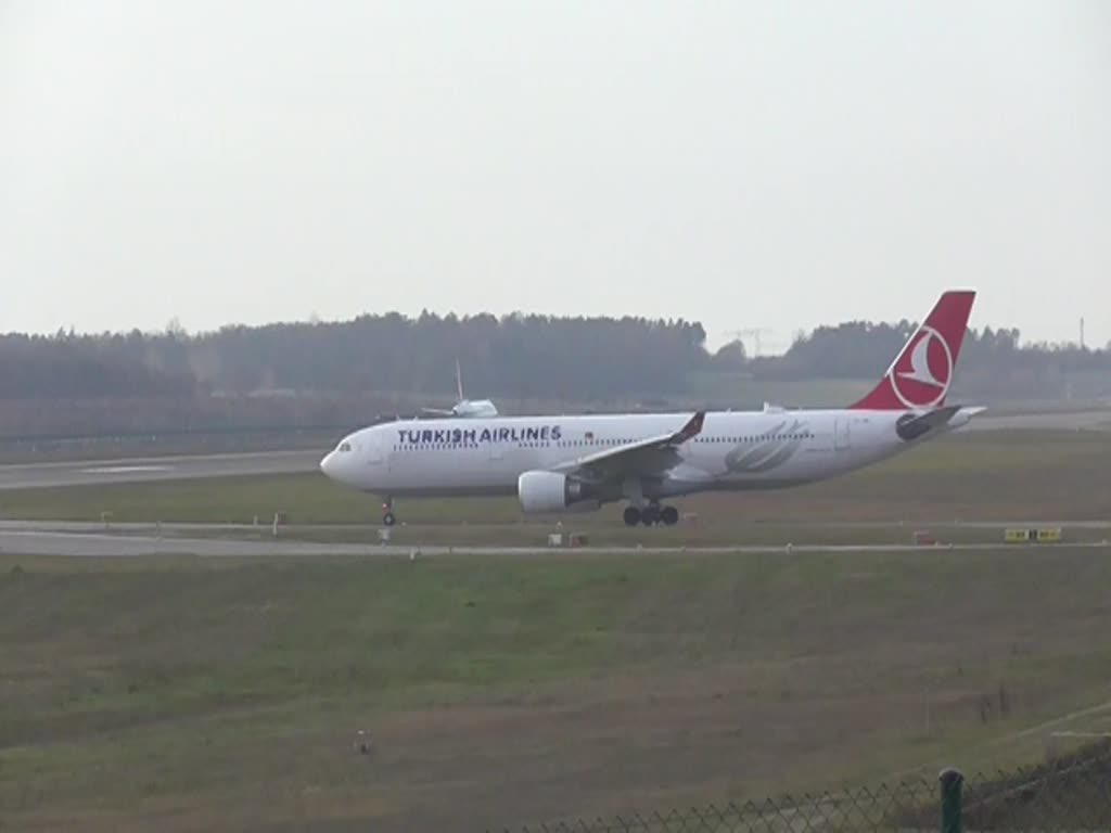 Turkish Airlines, Airbus A 330-303, TC-JOK. BER, 16.12.2023