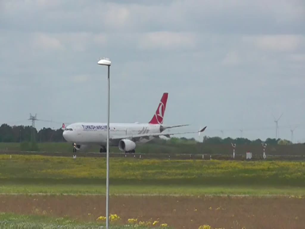Turkish Airlines, Airbus A 330-343, TC-LOC, BER, 18.05.2023