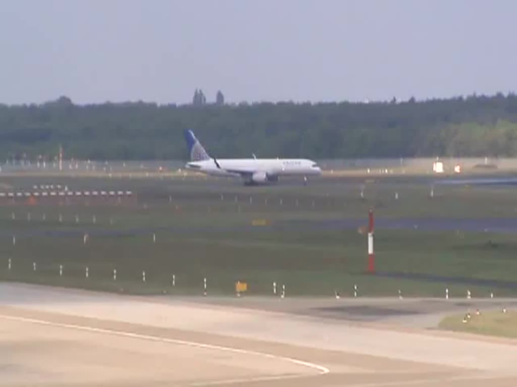 United Airlines B 757-224 N12109 beim Start in Berlin-Tegel am 27.04.2014