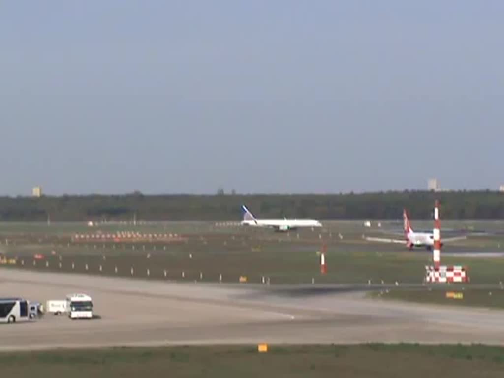 United Airlines B 757-224 N33132 beim Start in Berlin-Tegel am 28.04.2012