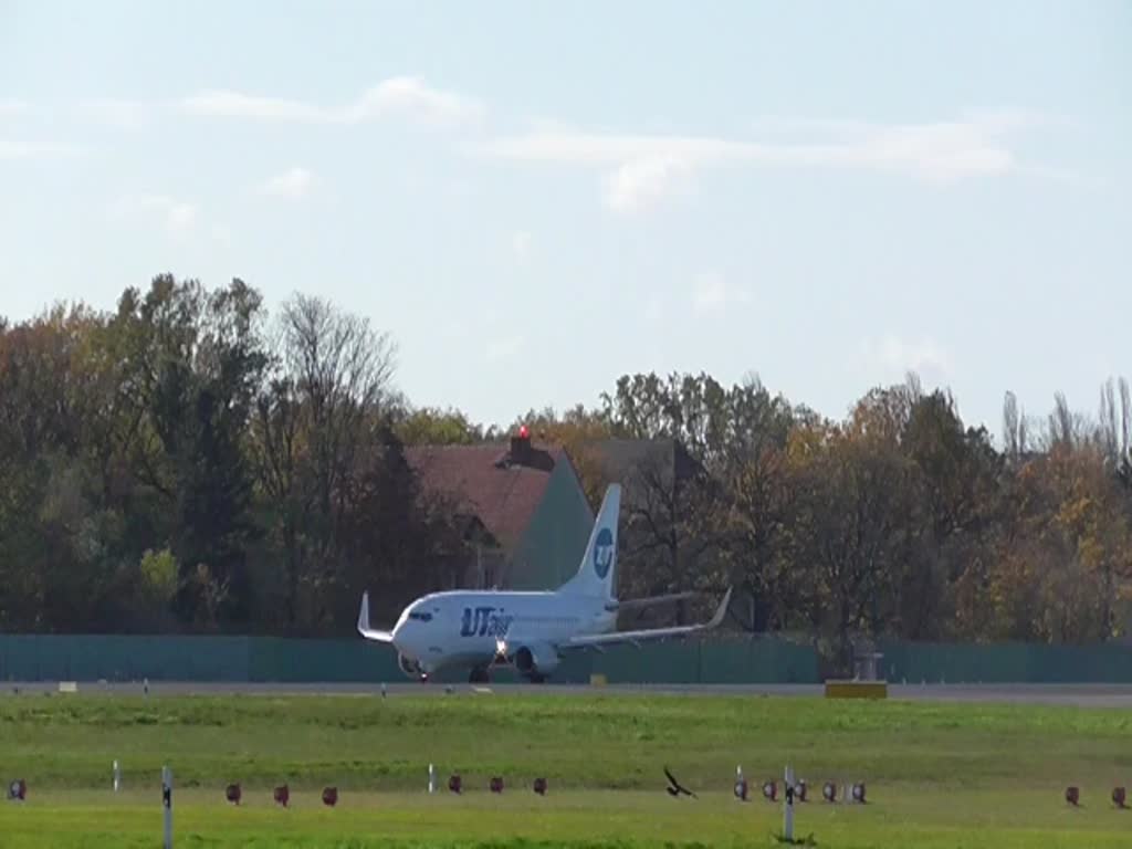 UTair, Boeing B 737-524, VQ-BJM, TXL, 30.10.2017